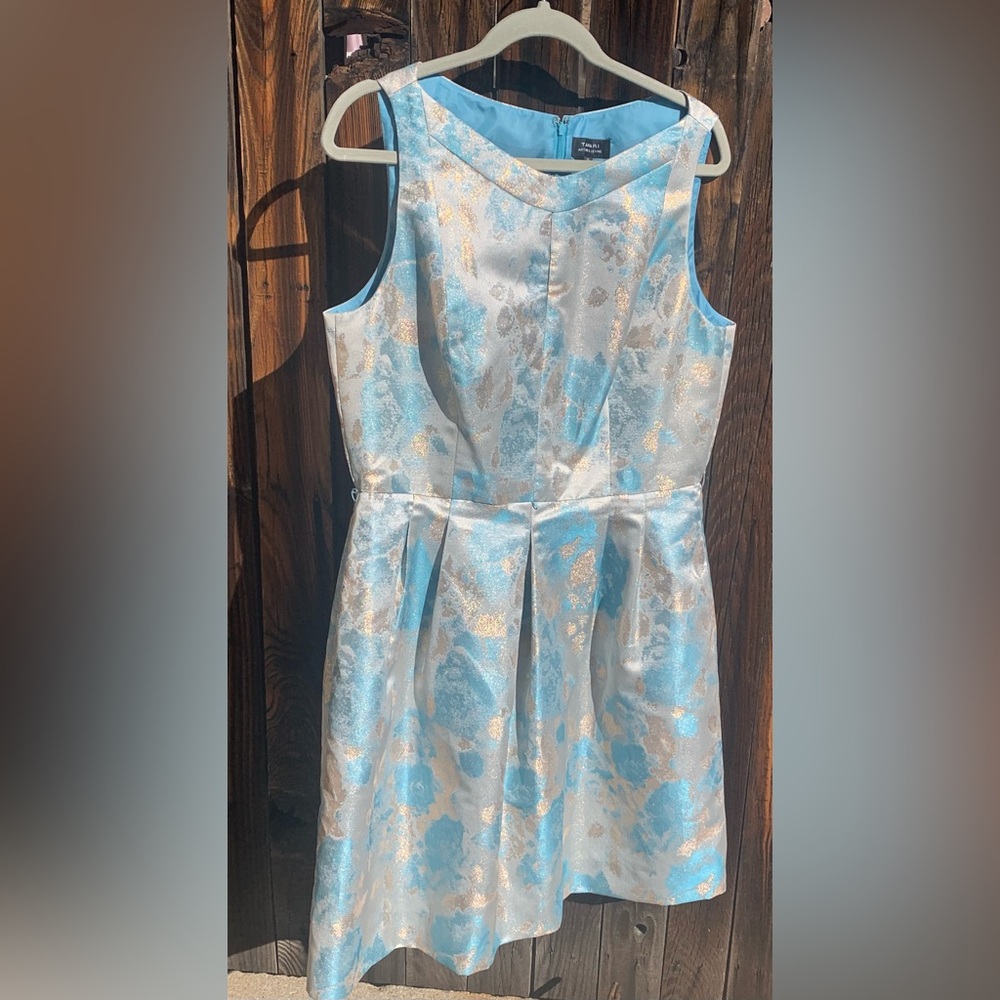 Arthur S. Levine Tahari black label, 4 gold blue A line dress with accent belt